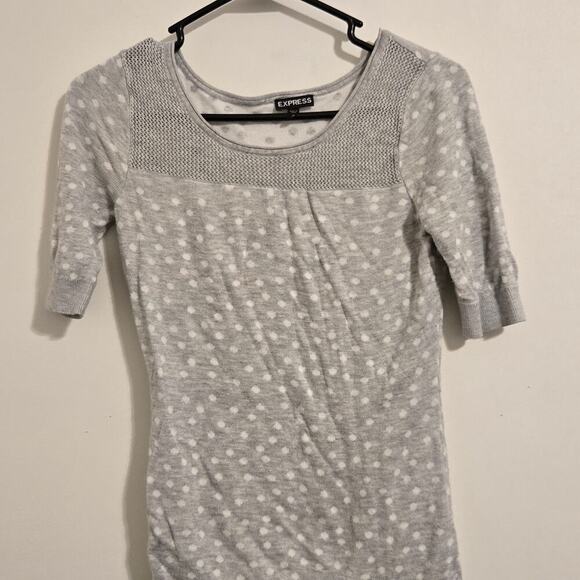 Express Gray Polka Dot Knit Short Sleeve Sweater Women’s Size Medium Top - Picture 3 of 5